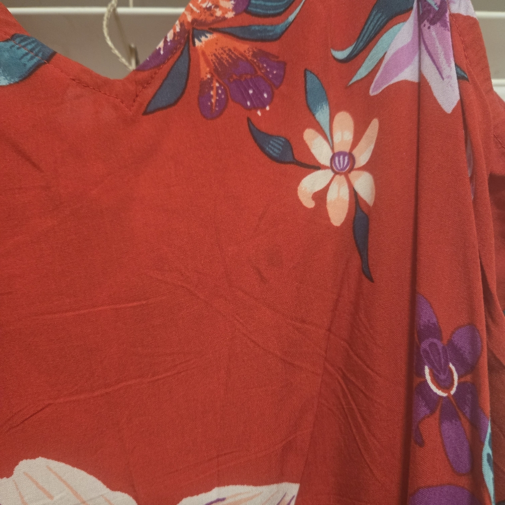 Floral Red Sleeveless Top - Picture 4 of 6